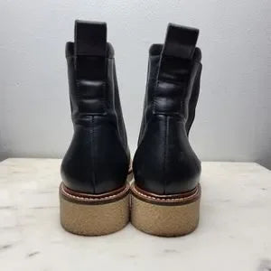 Everlane Boots

Size 7
