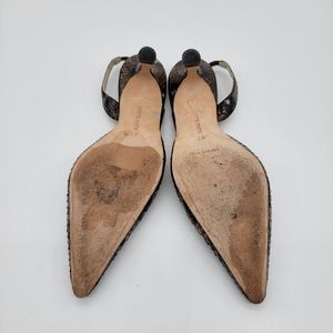 Manolo Blahnik slingback heels

Size 37
